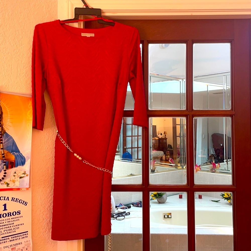 Long sleeve red dress with pearl belt